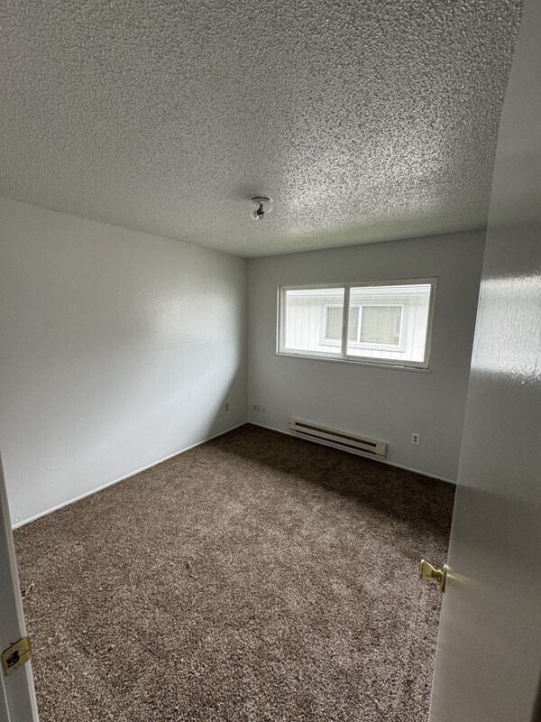 Building Photo - HOUSE FOR RENT