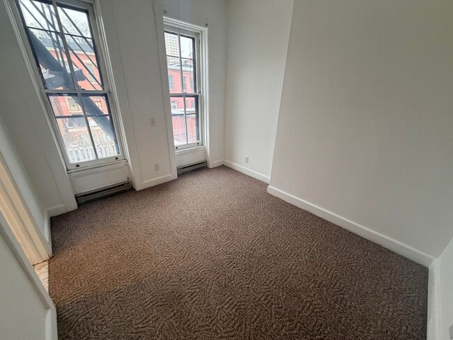 Building Photo - 285.5 Hudson Ave