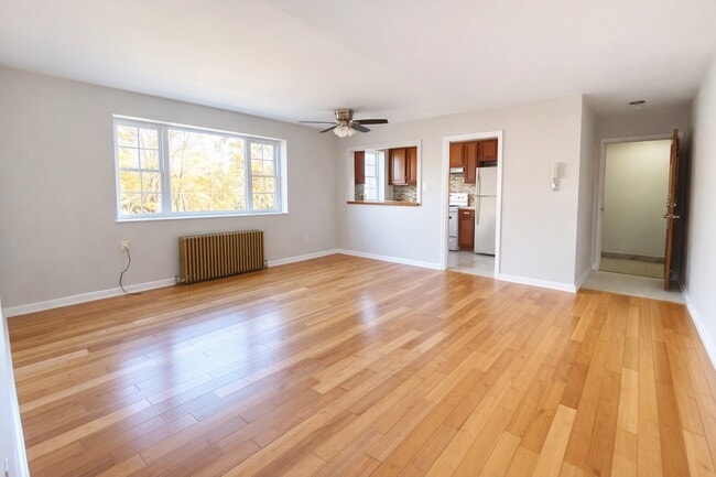 2-Bed/1-Bath Available August 15+ - FRIENDSHIP COURT