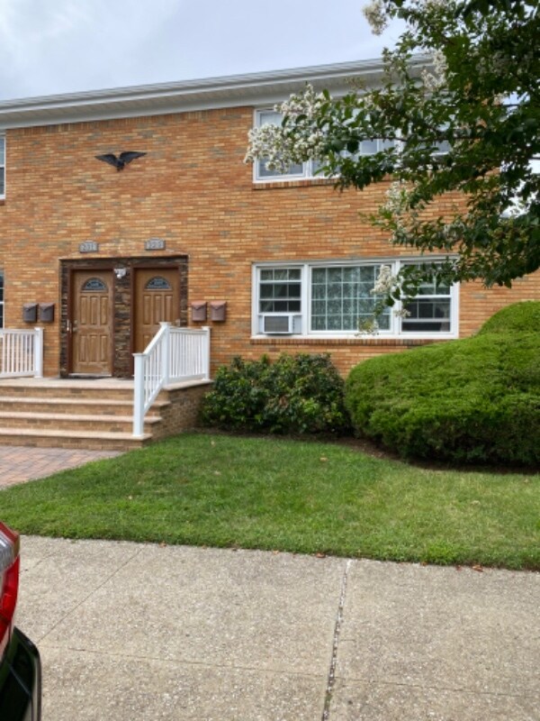229 10 St, Staten Island, NY 10306 Condo for Rent in Staten Island