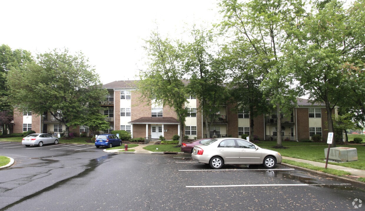Foto del edificio - Briarwood Apartments