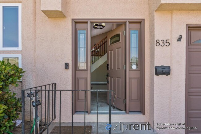 Building Photo - 835 Coakley Dr