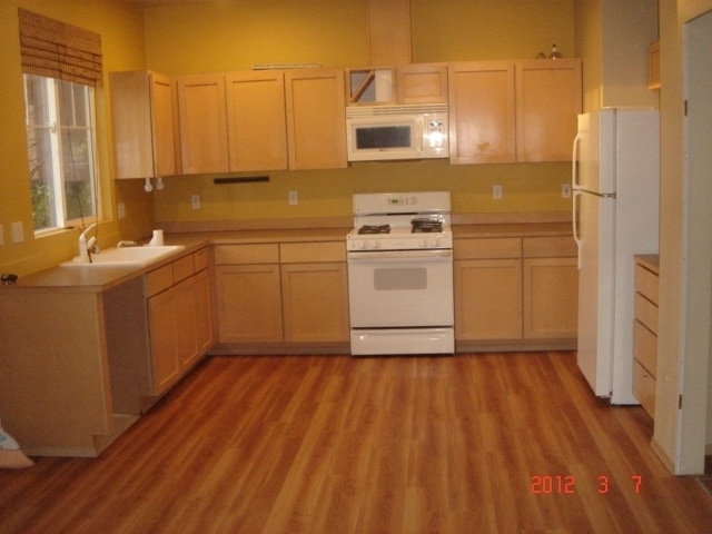 Building Photo - Woodinville Greenbrier. 4 bed 2.5 bath. 2 car garage. 1780 square feet