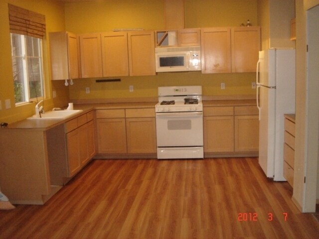 Foto del edificio - Woodinville Greenbrier. 4 bed 2.5 bath. 2 car garage. 1780 square feet