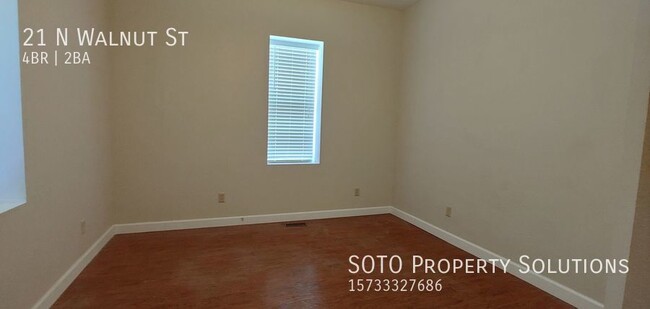 Building Photo - 4BD/2BA Historical, Modernly Updated Home
