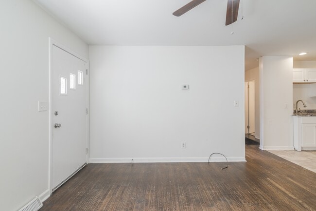 Building Photo - 1024 Houston St