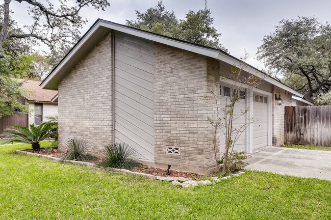 Foto del edificio - 2523 Old Trail St