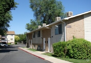 Building Photo - Bristle Pines Apartments