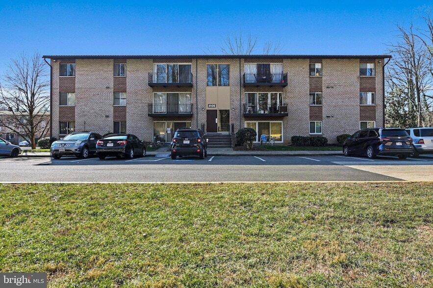 Primary Photo - 4106 Mangalore Dr
