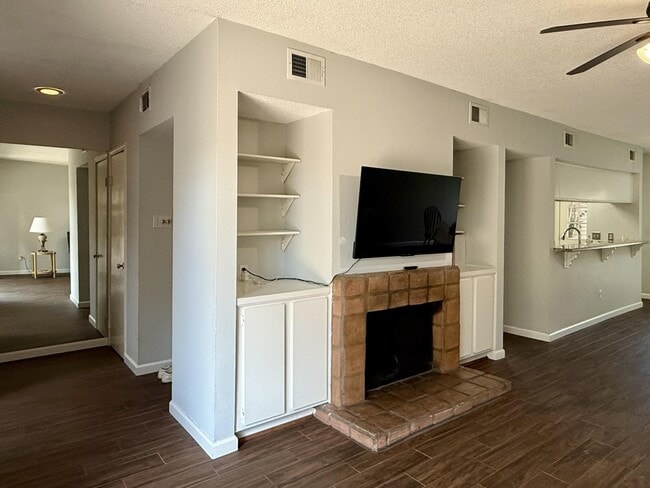 Foto del edificio - 1922 Augusta Dr