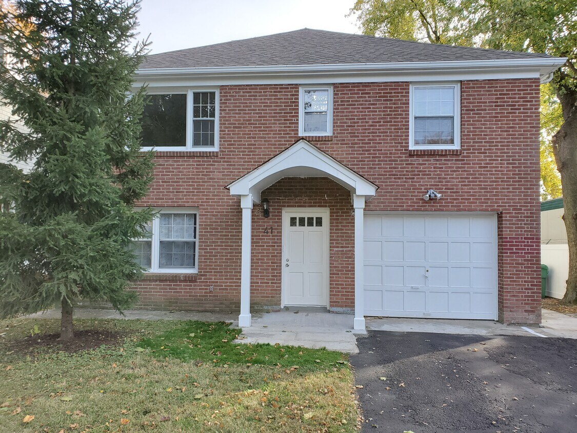 Primary Photo - 41 Woodland Dr