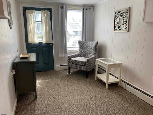 Building Photo - 7 N Rosborough Ave