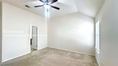 Building Photo - 129 Snowflake Dr