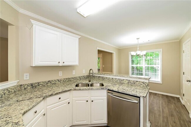 Building Photo - 118 Clarin Way