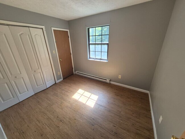 Building Photo - 105 Williams St