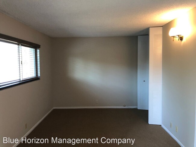 Building Photo - 2 br, 1.5 bath House - 280 N Fairview Ave #6
