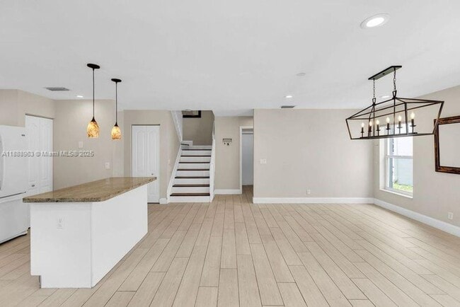 Building Photo - 10766 Crescendo Cir