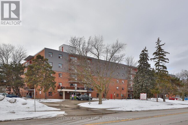 Building Photo - 888 Glen St