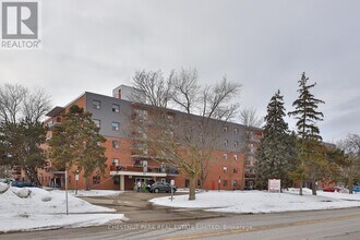 Building Photo - 900 Glen St