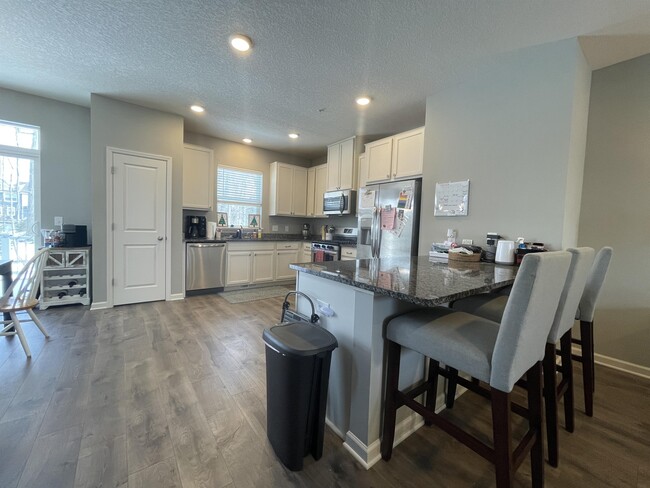 Foto del edificio - 9622 Olive Ln N