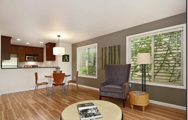 Foto del edificio - Bright & Stylish 2BD Condo in Prime Ballar...