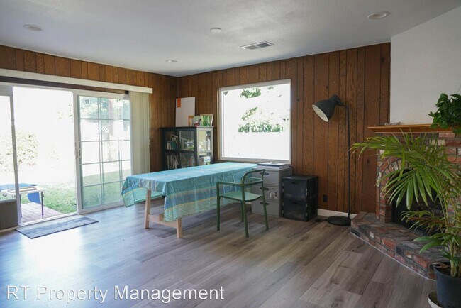 Foto del edificio - 3 br, 2 bath House - 15564 Dittmar Dr