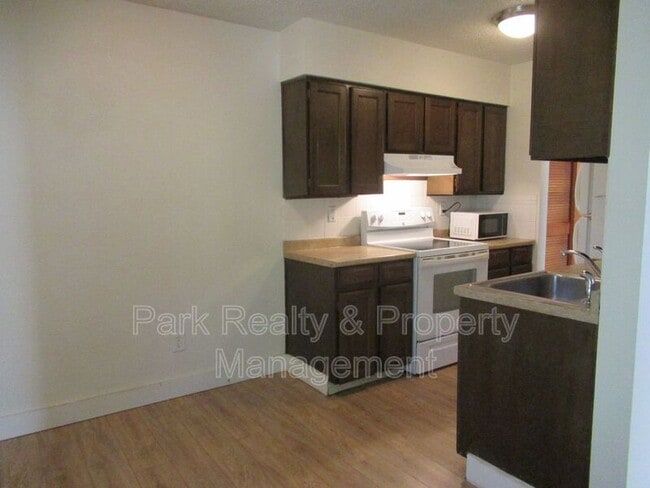 Foto del edificio - 7373 W Florida Ave