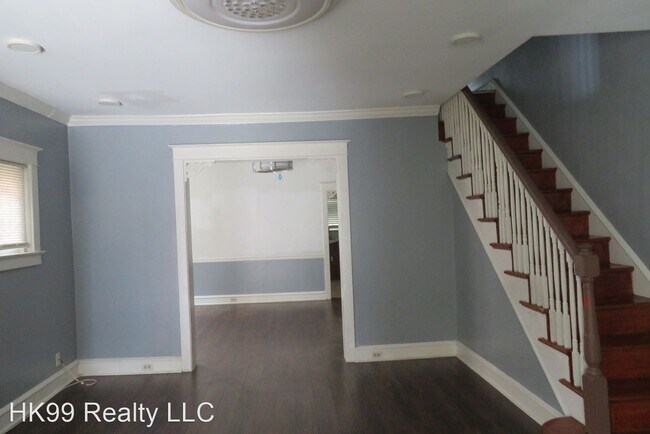 Building Photo - 3 br, 1.5 bath House - 7032 Walker St.