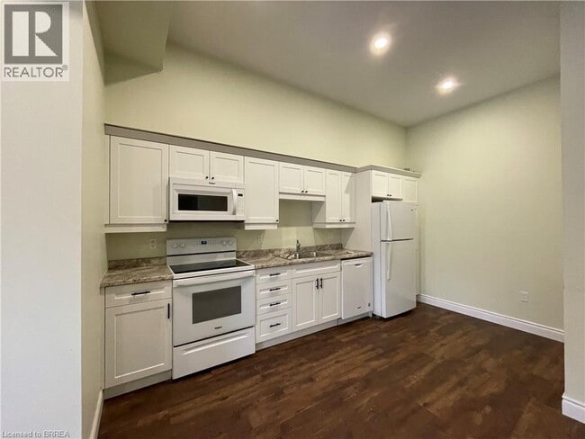 Building Photo - 80 Alice St