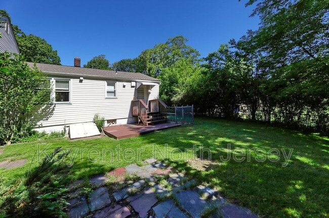 Building Photo - 14 Degraw Ave