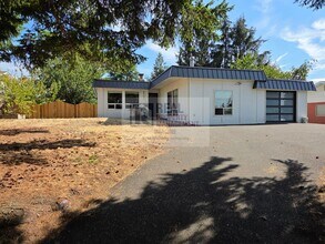 Building Photo - 8531 Quinault Dr NE