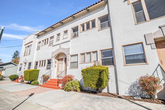 Foto del edificio - 3117-3117 Santa Clara Ave