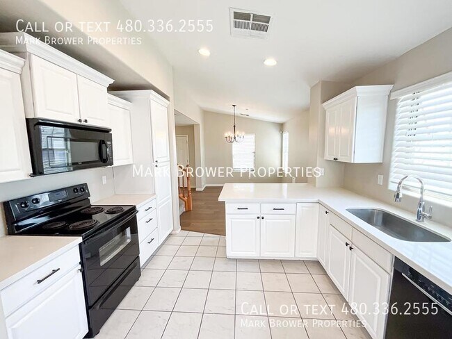 Building Photo - 2751 E Bart St