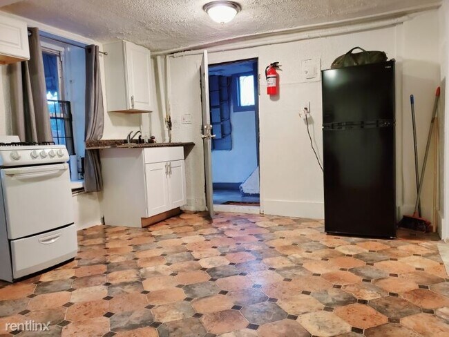 Building Photo - 1 br, 1 bath Apartment - 67 Jersey Street