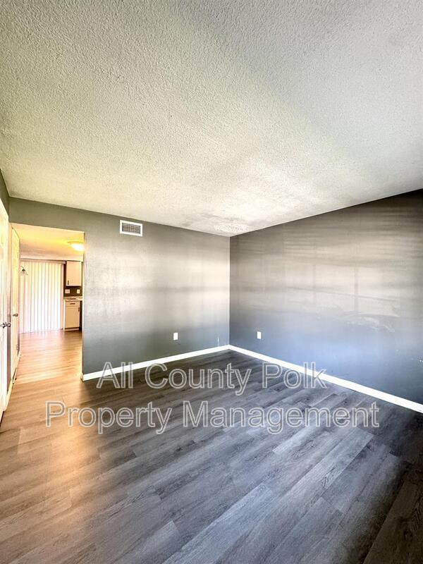 Building Photo - 1415 Ridge Lake Ct