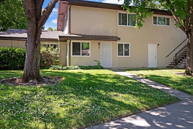 Foto del edificio - Your Next Home Awaits in Davis's La Buena Vida