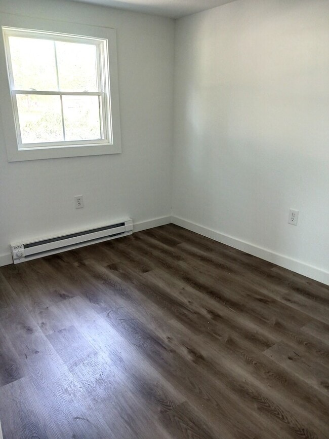 Building Photo - Renovated Two Bedroom Mobile Home for Rent...