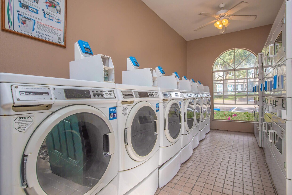 The Julep & Julep Flats Apartments in Brooksville, FL