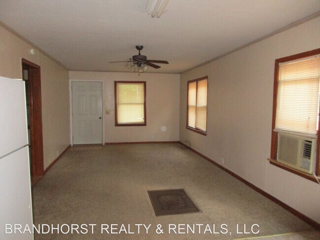 Foto del edificio - 2 br, 1 bath House - 215 1/2 E. TOM STAFFORD