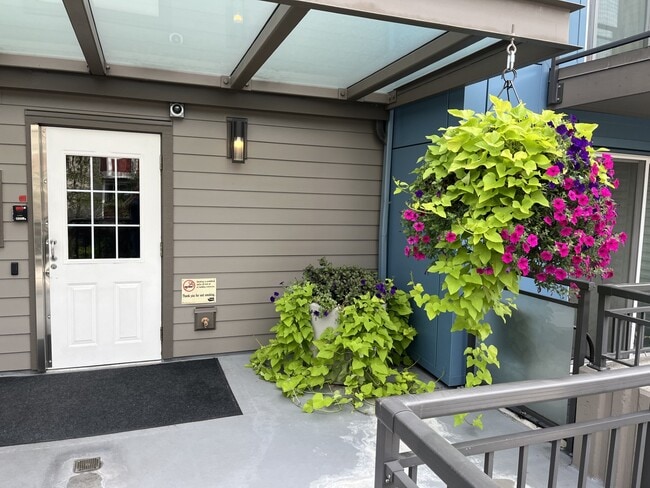 Foto del edificio - 1614 Summit Ave