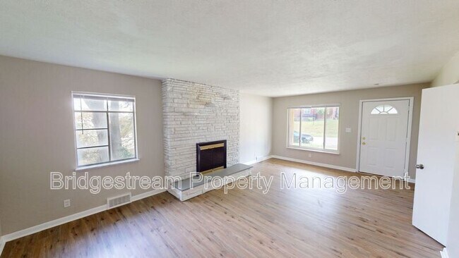 Foto del edificio - 23 Murray Dr