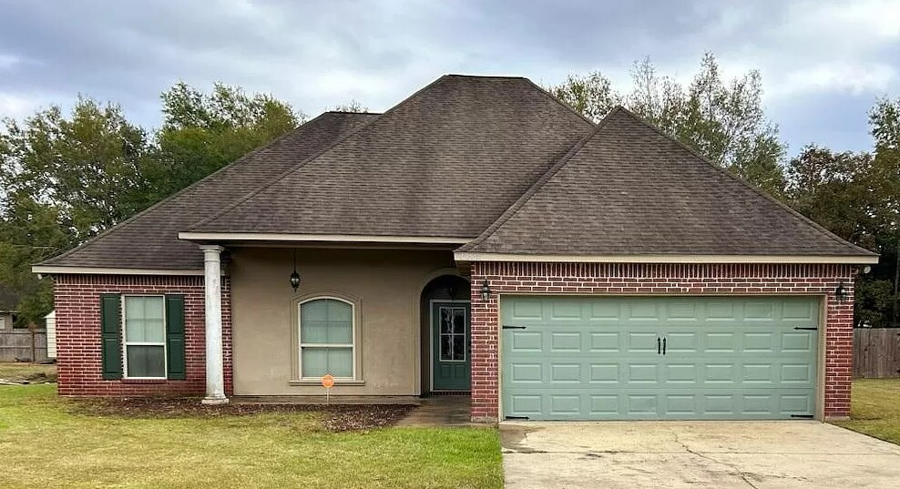 Front of House - 42448 Blythwood Blvd