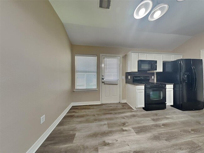 Foto del edificio - 24306 Soft Pine Dr