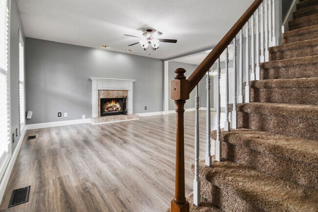 Building Photo - Pet Friendly Three Bedroom with Basement!