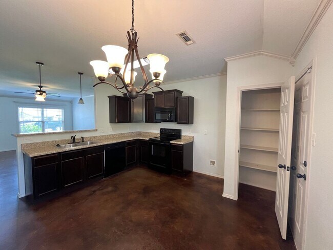 Foto del edificio - New Listing!