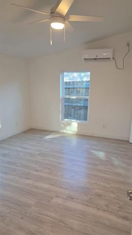 Foto del edificio - 5234 Velma Dr