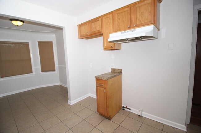 Foto del edificio - 22480 Lambrecht Ave