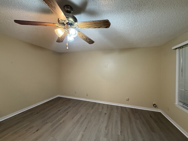 Foto del edificio - 29 Kemmons Dr