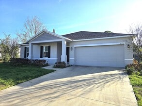 Building Photo - 3125 Royal Palm Dr