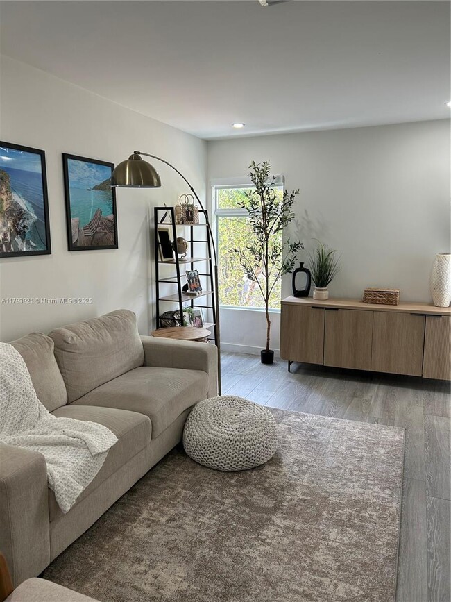 Foto del edificio - 208 Meridian Ave